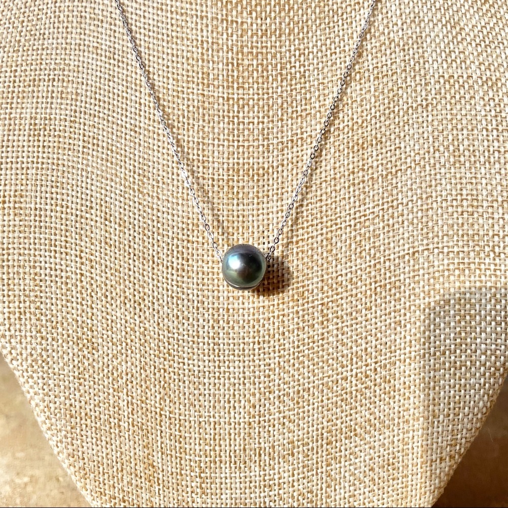 NEW Dainty 10mm Single Pearl Necklace - Tahitian